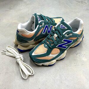 New Balance Green and Beige Sneakers